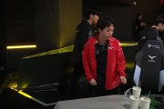 表情都不太对！T1爆冷不敌BFX Guma、Faker表情僵硬无奈